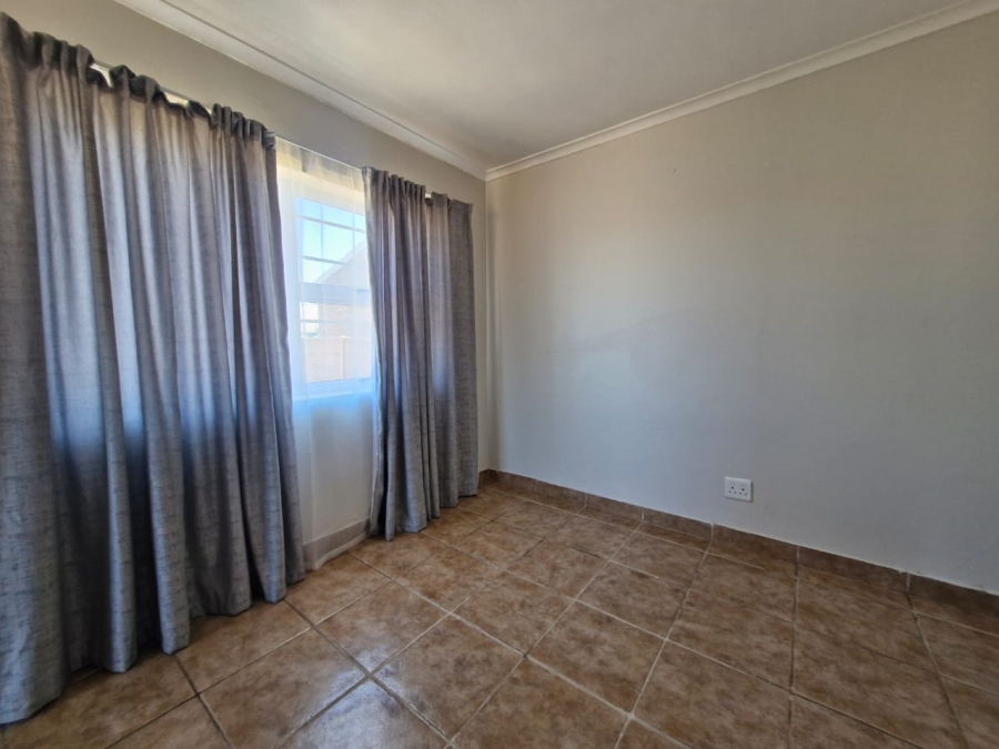 To Let 3 Bedroom Property for Rent in Parsonsvlei Eastern Cape